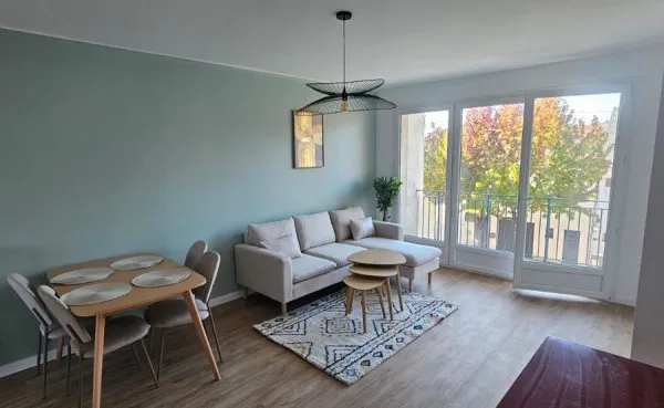 Loue appartement T4 , 75m² avec balcon et place de parking