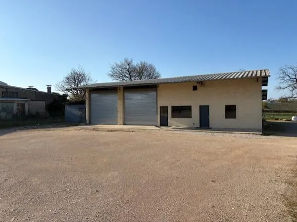 Local d'activité 250 m²