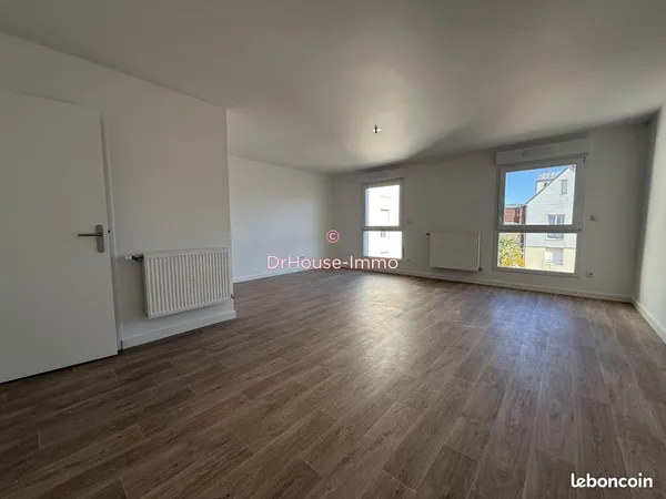 Studio 1 pièce 38 m²