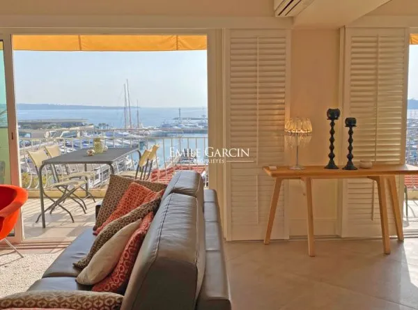 A louer, Cannes appartement, vue mer, Palais des festivals