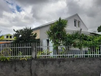 Maison Sainte Suzanne 4 pièce(s) 90 m2 (louée)