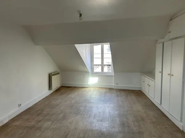 Charmant Appartement 1 Pièce à Louer en Hyper Centre de Saint Germain en Laye !