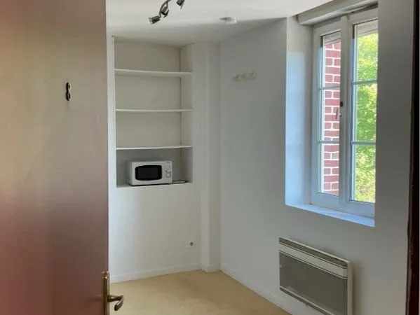 Appartement Location Feuguerolles-Bully 1p 16m² 390€