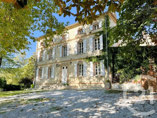 Maison 12 pièces 450 m²