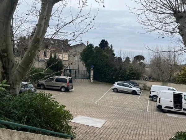 Local commercial 268 m²