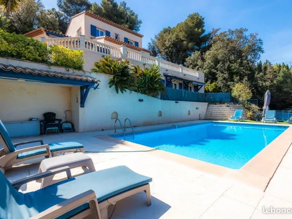 Villa 11 pièces 368m2