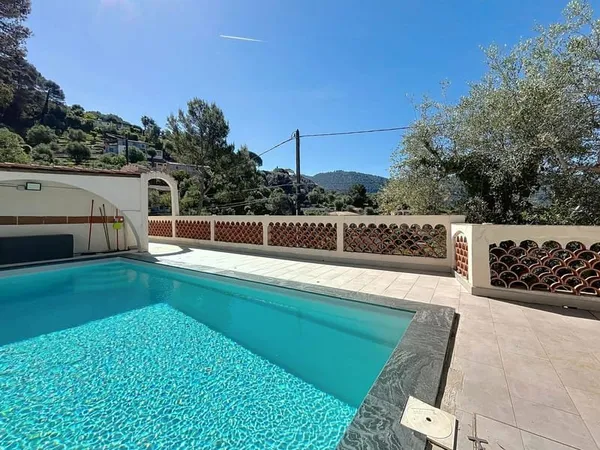 VILLA A DRAP AVEC APPARTEMENT INDEPENDANT - PISCINE - VUE