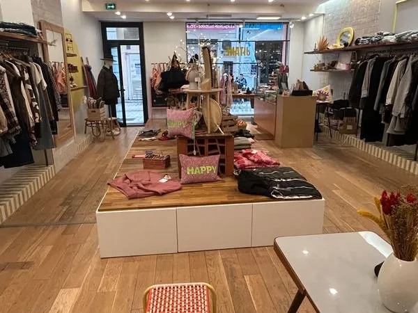 Droit au bail / Fonds de commerce - Local 73 m² - Marseille 1er - 90 000