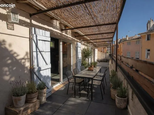 T2 avec terrasse de 24m² Centre historique d'Aix-en-Provence
