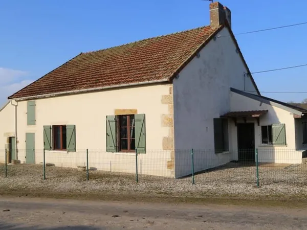 Maison de campagne isolée sur 3 720 m² de terrain