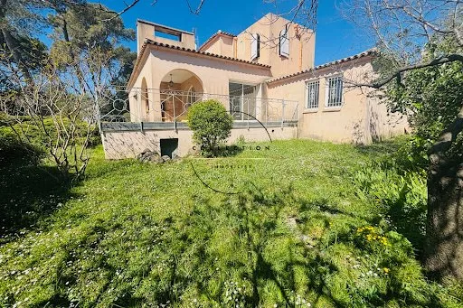 Villa 7 pièces 202 m²