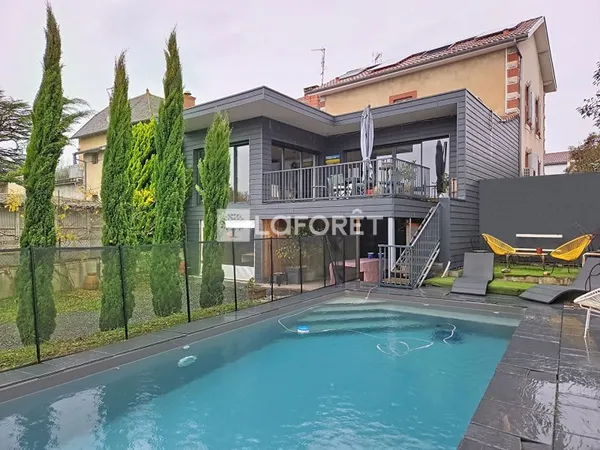 Maison 9 pièces 286 m²