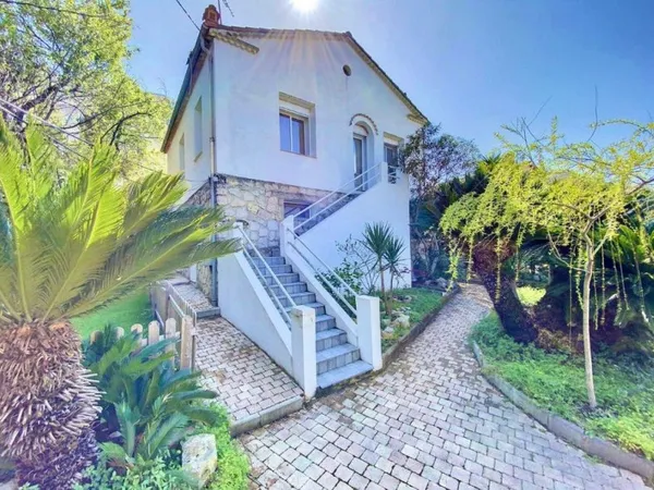 CANNES PETIT JUAS VILLA T5 INDIVIDUELLE DE 140M2 TERRAIN 500M2 SUD PISCINABLE