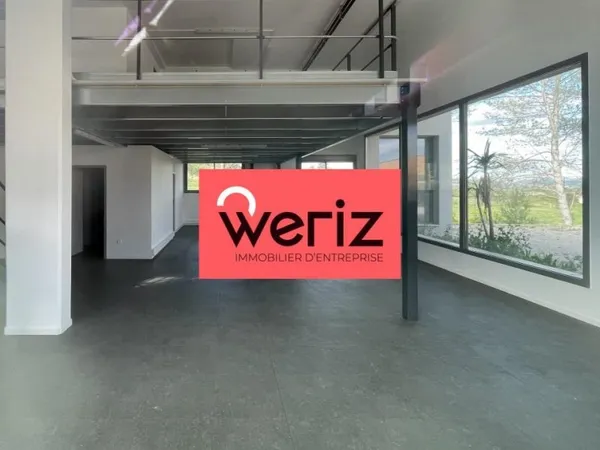 Local industriel 215 m²