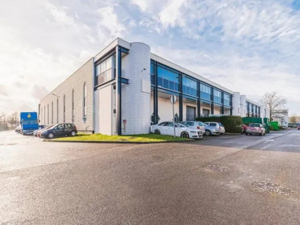 Local d'activité 1149 m²