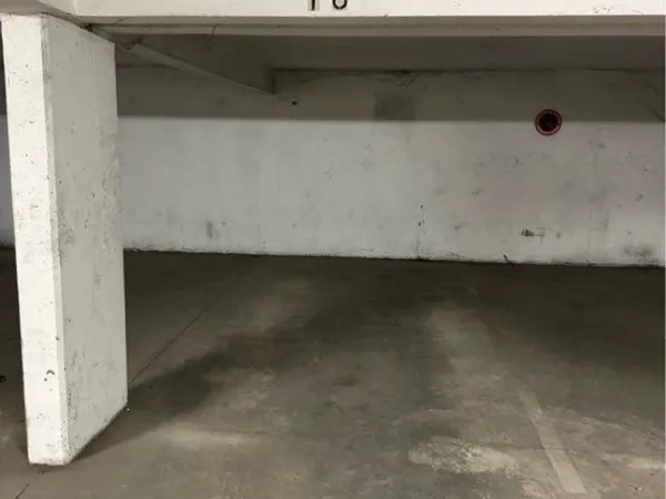 Parking souterrain à 7/8min de la gare à pied,