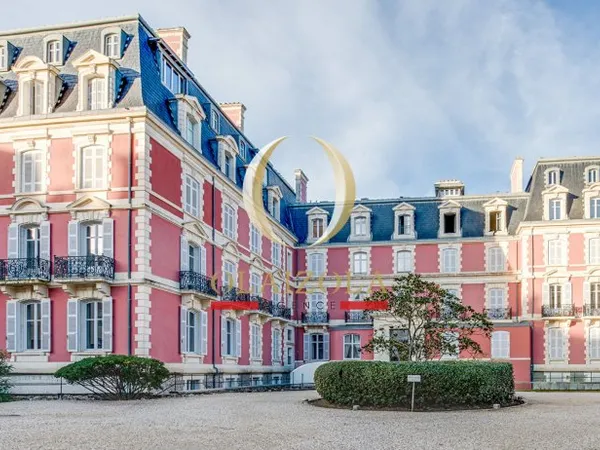BIARRITZ - Appartement avec balcons et vue spectaculaire sur l'Hôtel du Palais et l'océan