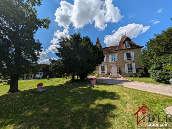 Villa 12 pièces 270 m²