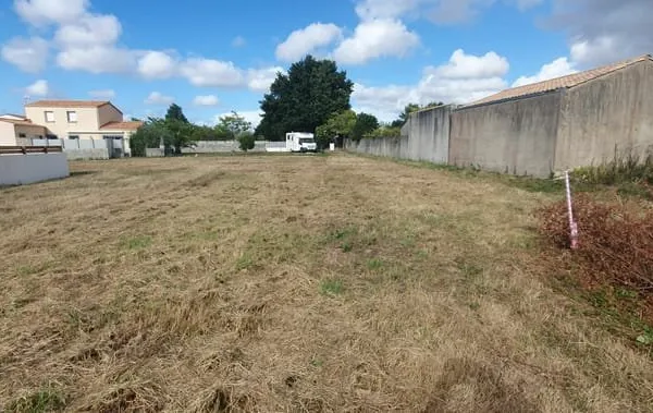 Terrain Falleron 769 m2