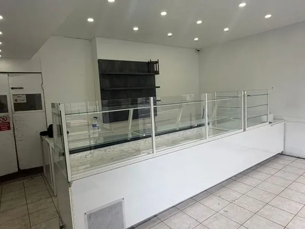 Local commercial 86 m²