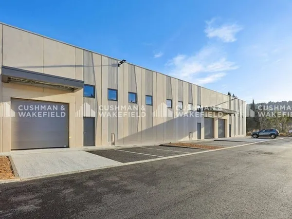 Local d'activité 409 m²