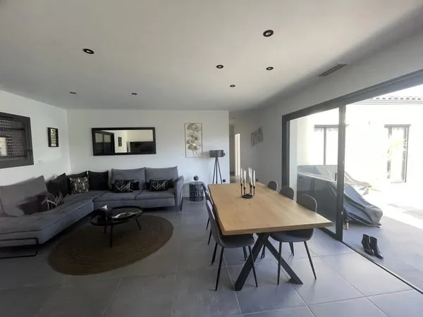 Villa de Plain-Pied avec piscine