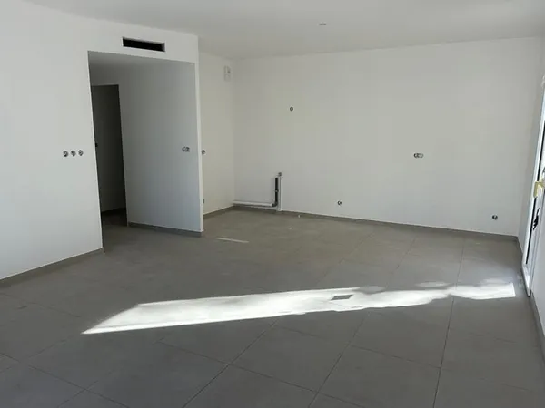 APPARTEMENT T3 AVEC TERRASSE PUYRICARD