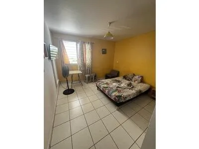 SAINT-DENIS - CHAMP-FLEURI - Studio avec parking