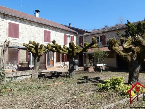 VOISEY - MAISON ISOLÉE - FORT POTENTIEL 161 m2 + 291 m2 à