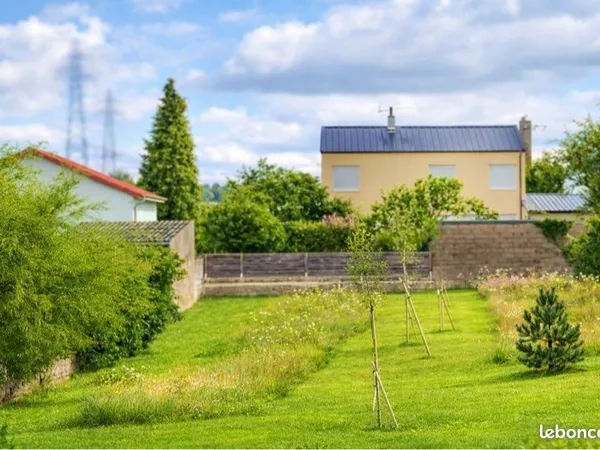 Terrain 997m2 constructible viabilisé