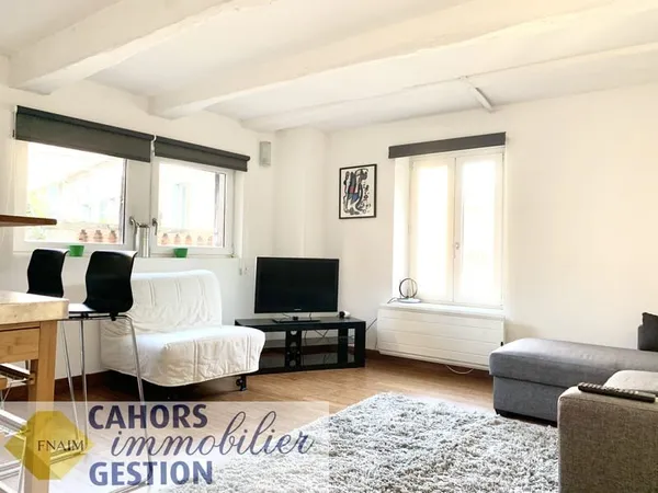 STUDIO MEUBLÉ - COEUR DE VILLE - CAHORS