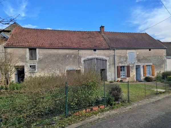 Maison et dépendances (+350m² de bâtiments) et jardin à rén