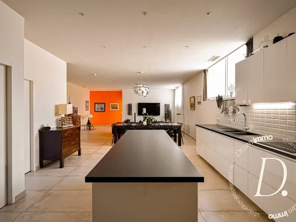Magnifique appartement 5 pièces avec garage - Marseille 13005