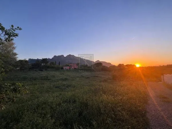 Terrain 808 m²
