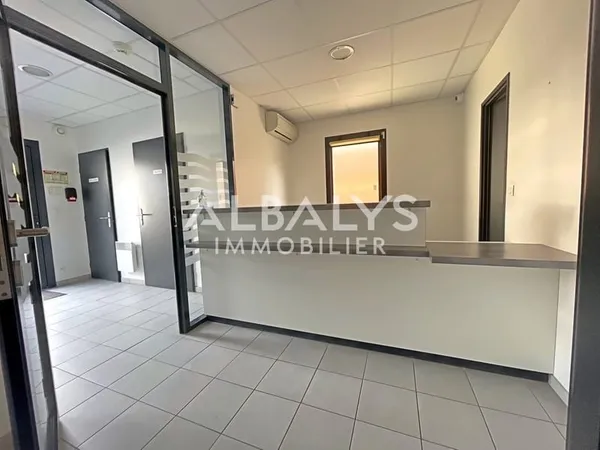 Sur l'axe le plus passant de Libourne, Local commercial disponible immédiatement
