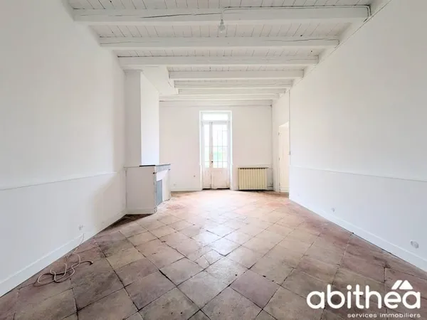Maison F3 à louer non meublée de 88 m2 au centre de Galgon !