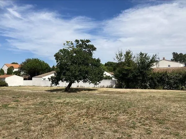 Terrain constructible 629 m²