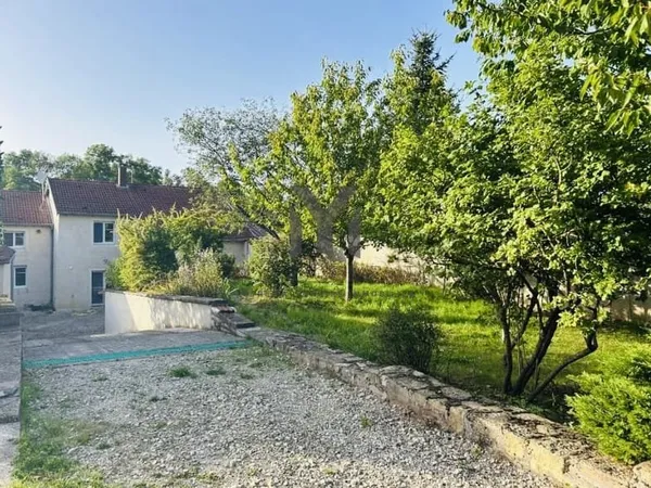 MAISON FAMILIALE