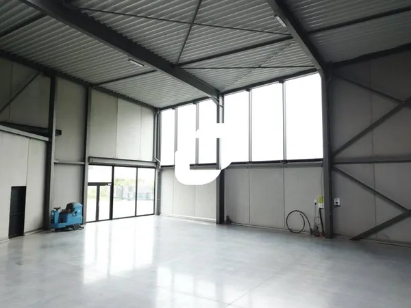 Local d'activité 1782 m²