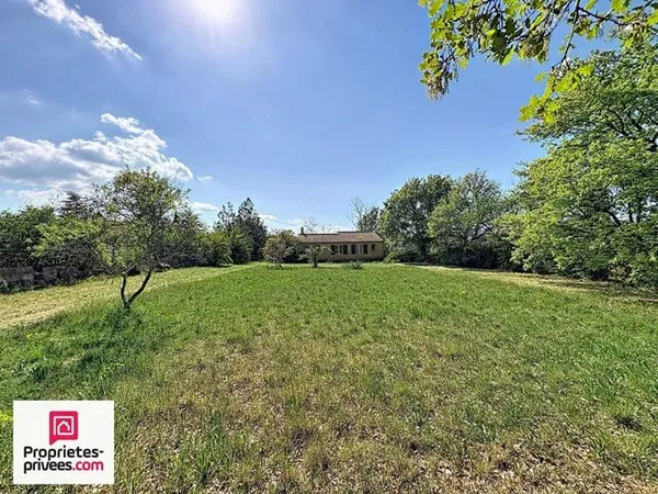 Rians VILLA T4 avec garage sur 1610 m² terrain plat et clos