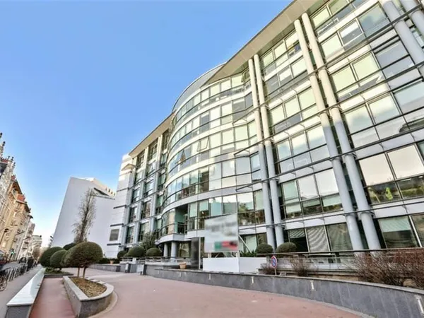 Bureau 1976 m²