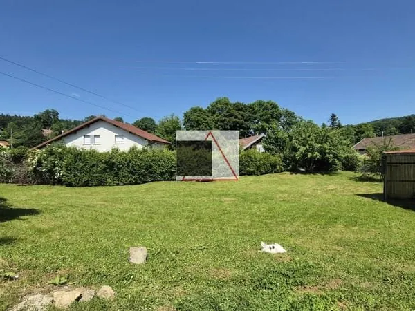 Terrain constructible de 690m2 situé dans un quartier calme