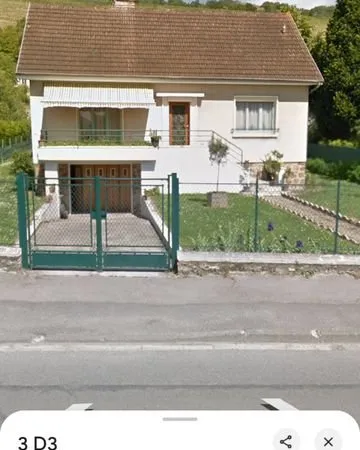 Vente maison individuelle jolie terrain dans un village avec toutes commodités, a rafraîchir mais tr