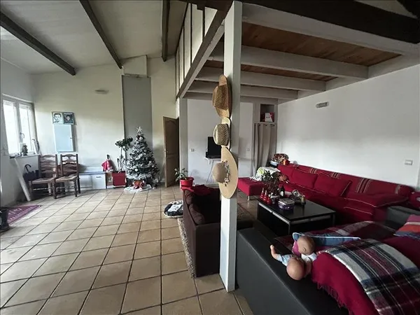 Maison de bourg de 4 pièces principales