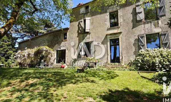 Maison 11 pièces 270 m²