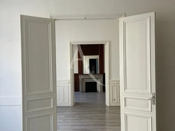 Immeuble commercial 3 pièces 71 m²