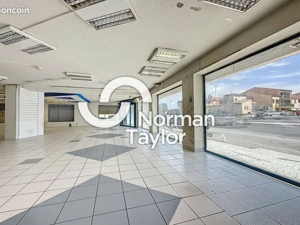Local commercial 125 m²