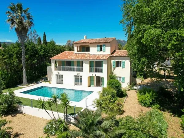 Villa 8 pièces 2132 m²