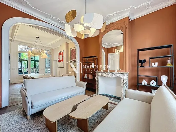 Maison 10 pièces 252 m²