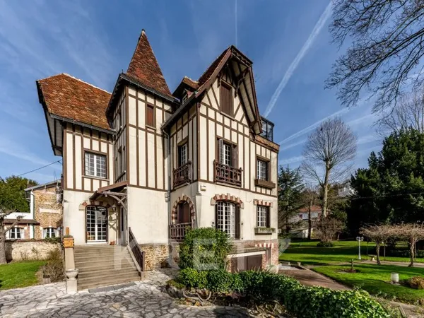Propriété de style Anglo-Normande sur les bords de Marne